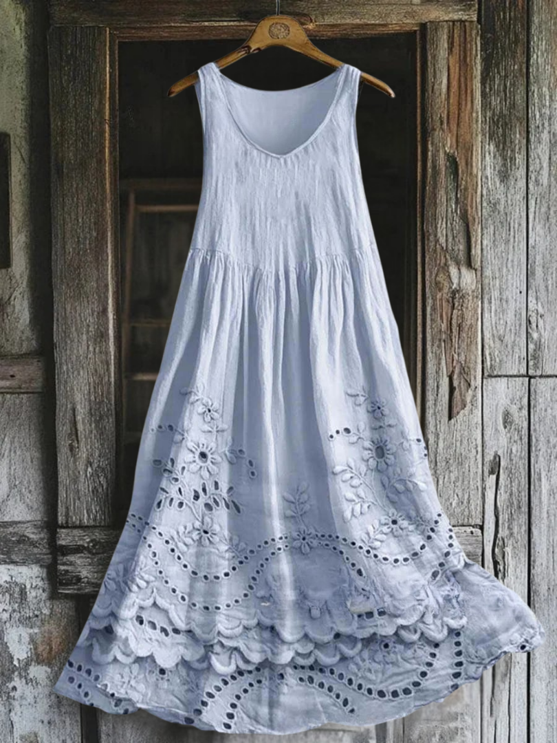 Margaux – Kjole med engelsk broderi