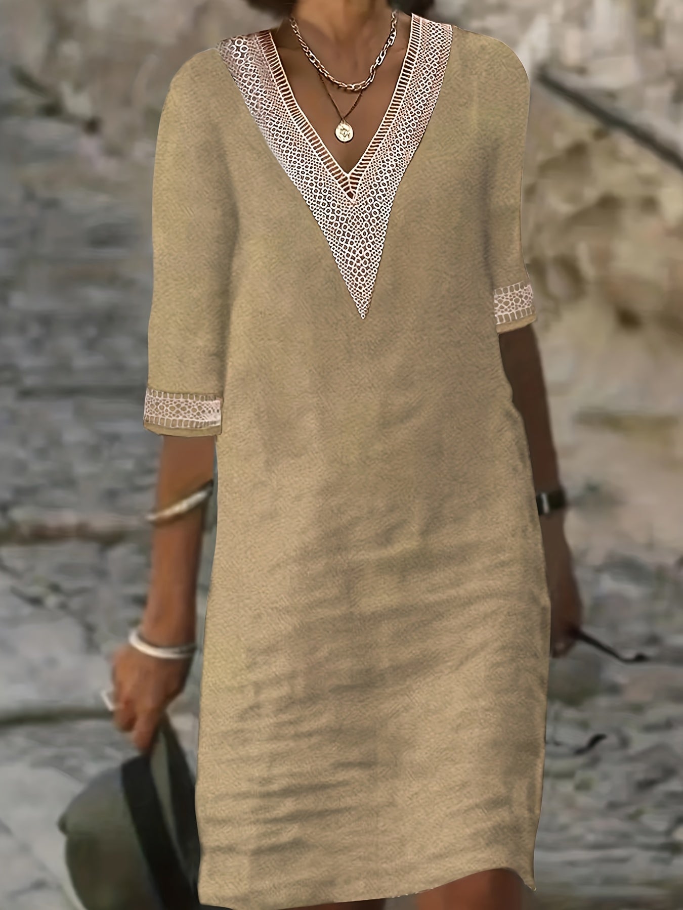 Izabela | Kjole med blondeudskæring