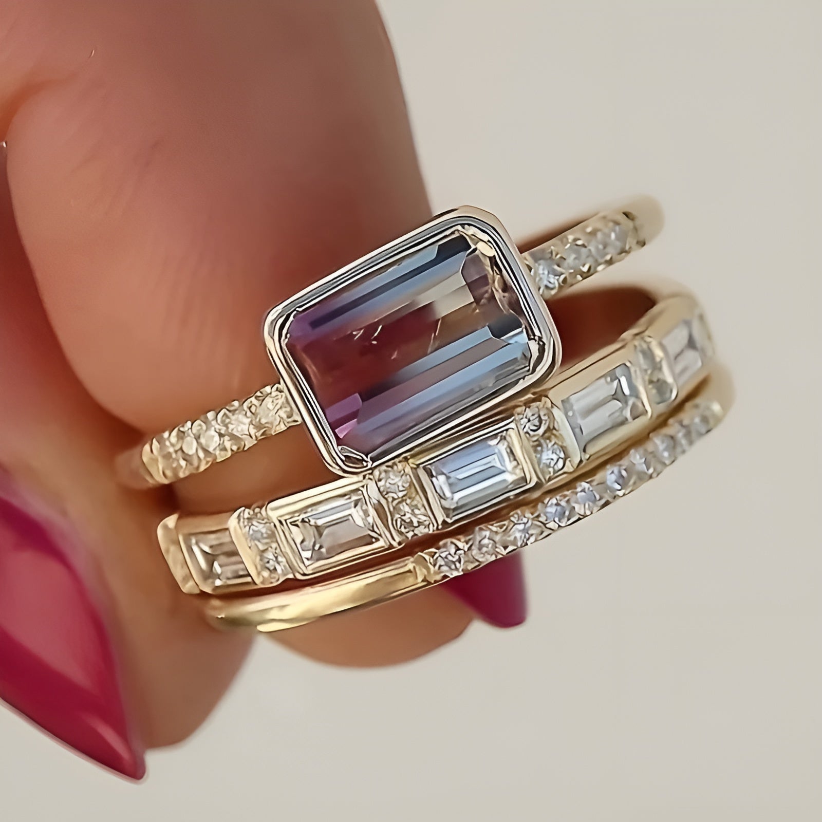 Sæt af glitrende glasringene