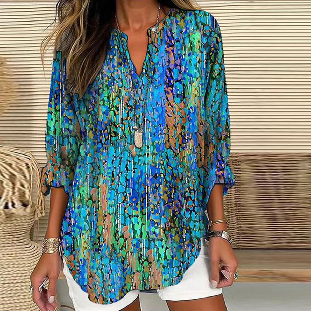 Elise | Super moderne grøn bluse med lange ærmer og V-hals