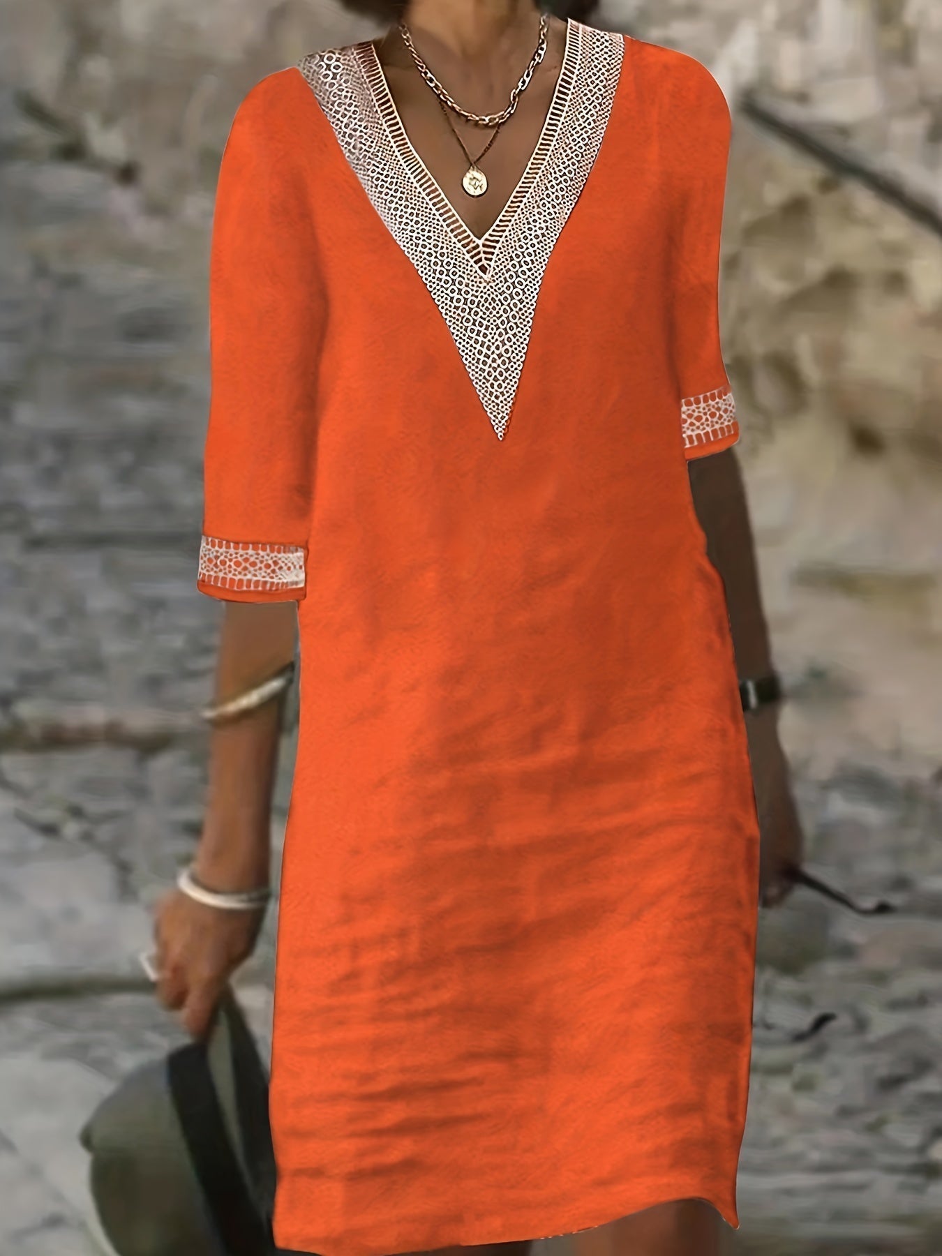 Izabela | Kjole med blondeudskæring