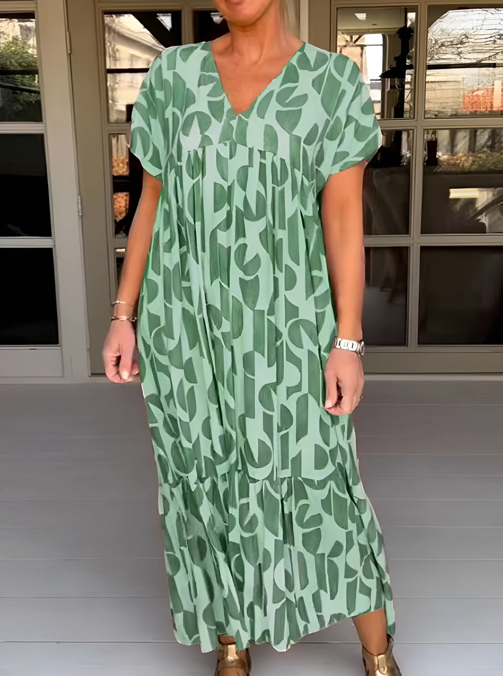 Colette | Let kjole med V-udskæring