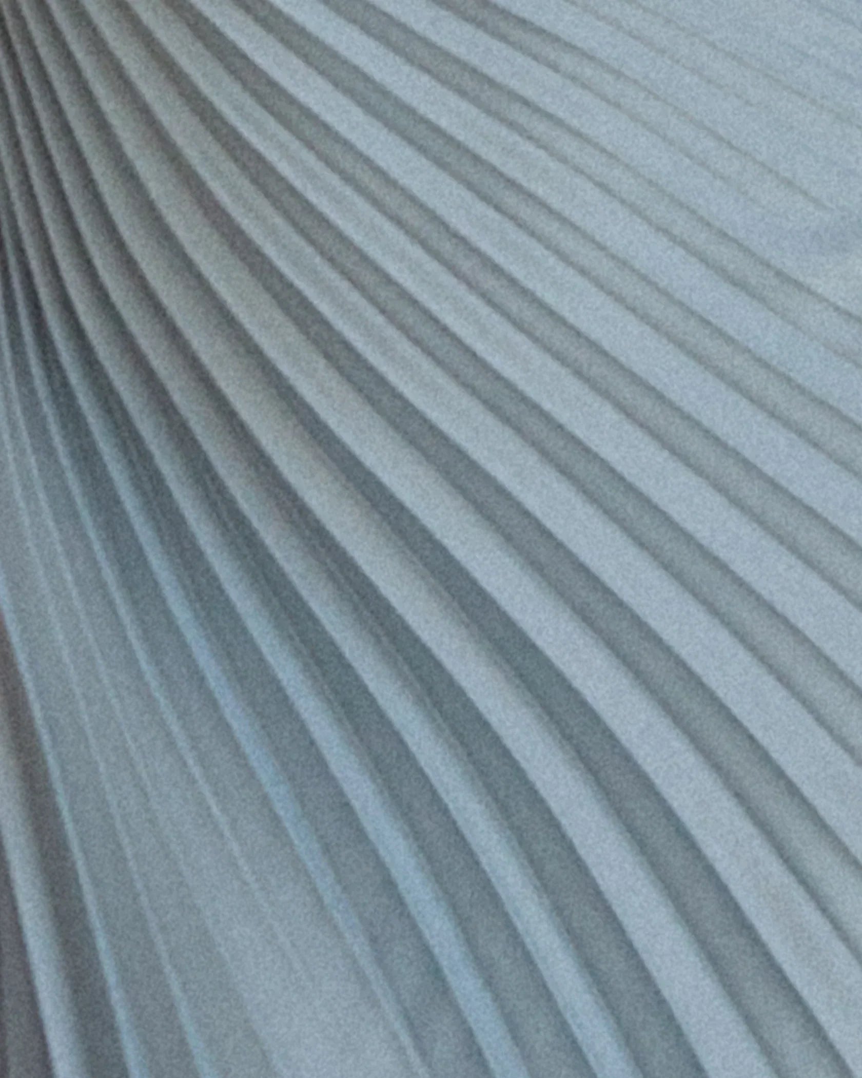 Delfina - Satinvævet Aftenkjole med Én Strop